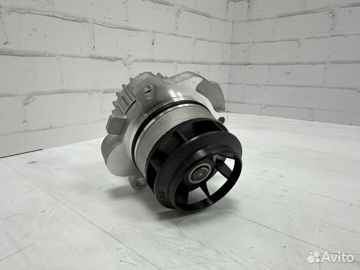 Насос системы охлаждения (помпа) VAG 06F121011