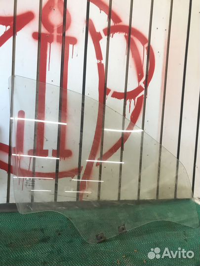 Левое переднее правое заднее боковое стекло Logan