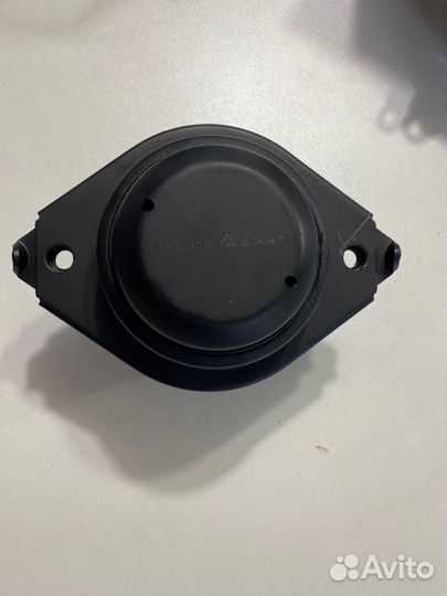 Подушка двигателя передняя левая Mercedes-Benz