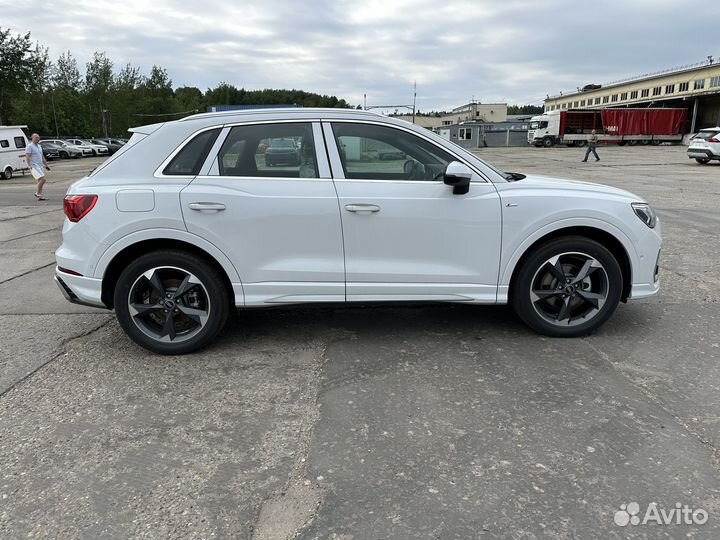 Audi Q3 1.4 AMT, 2023, 36 км