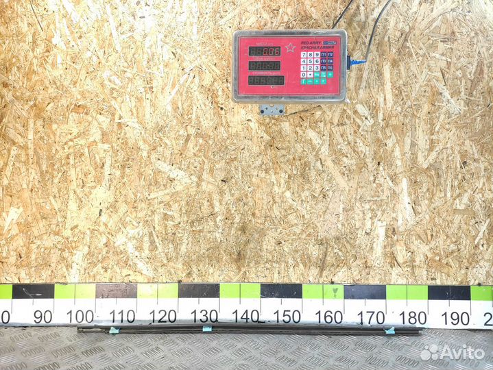 Молдинг стекла двери правой передней Toyota Coroll