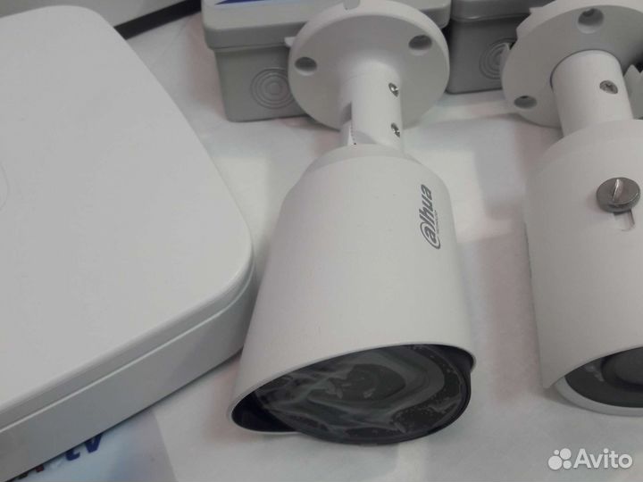 Комплект видеонабдюдения 4Мп Dahua 8 камер