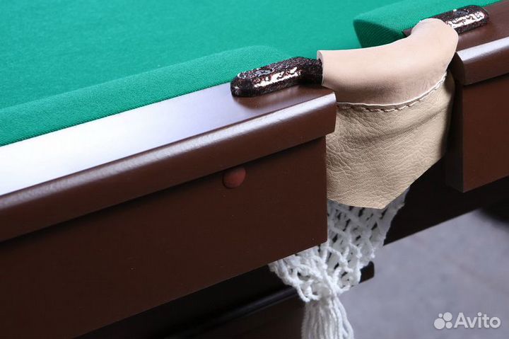 Бильярдный стол