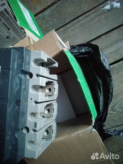 Выключатель-разьеденитель