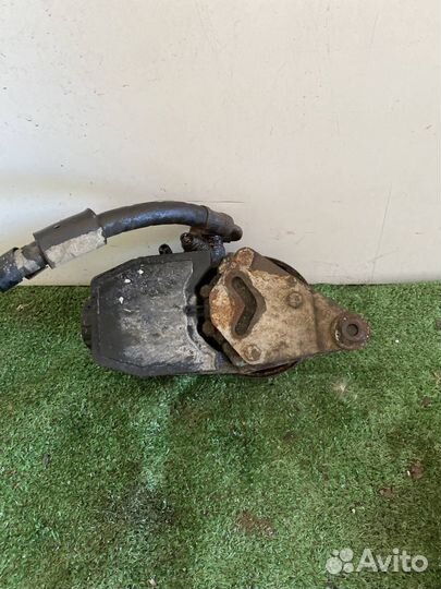 Насос гидроусилителя Toyota Avensis 1