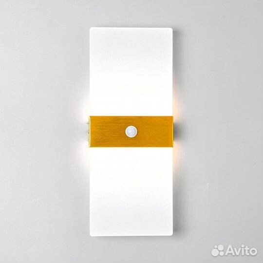Светильник настенный бра с датчиком движения