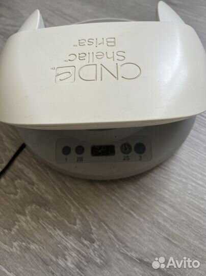 Лампа CND для маникюра