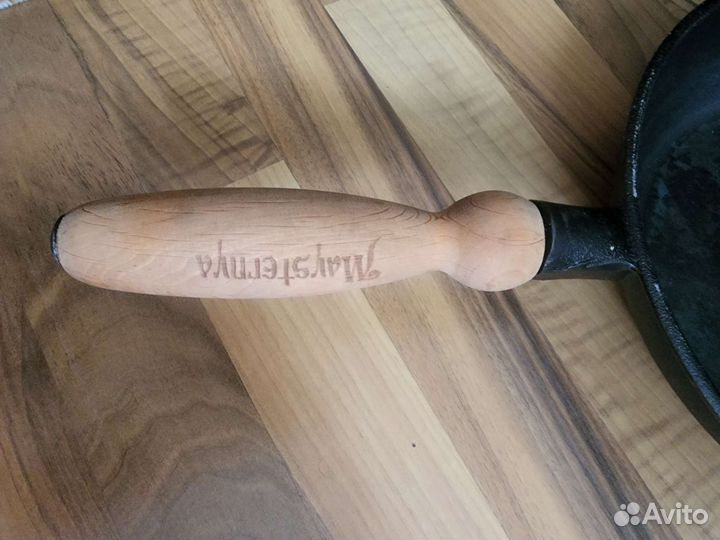 Чугунная сковорода