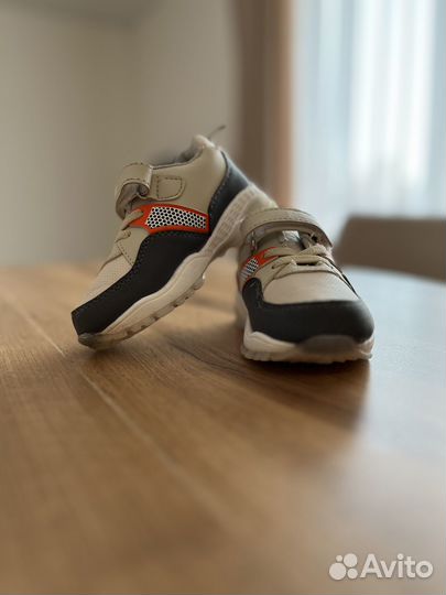Кроссовки детские