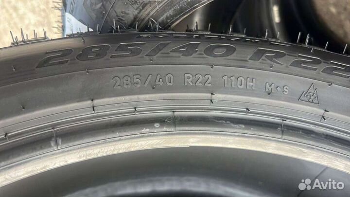 Pirelli Scorpion Ice Zero 2 285/40 R22 110H