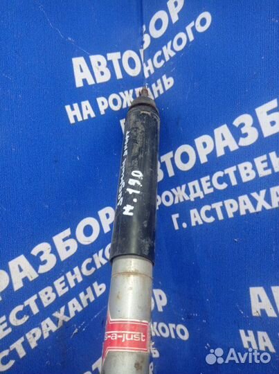 Задний амортизатор Mercedes-Benz W190 седан 1993