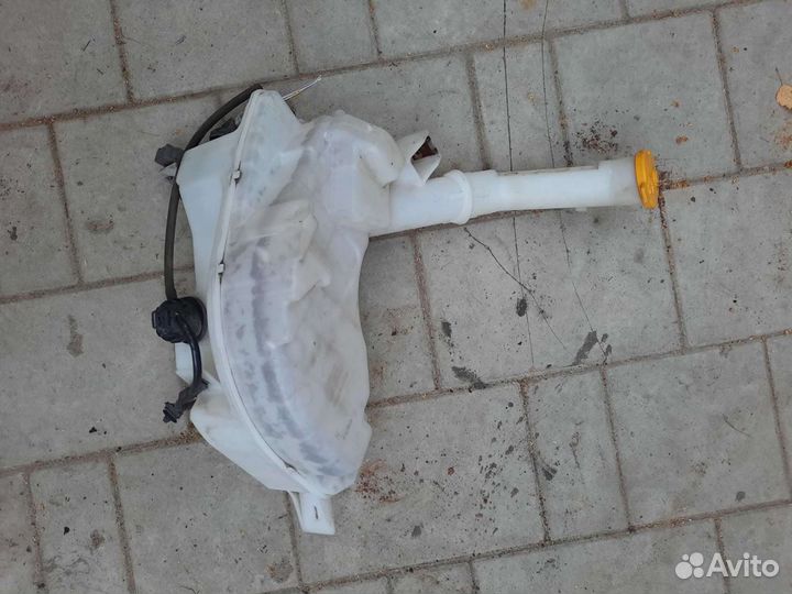 Mazda 3BK 3BL бачок стеклоомывателя