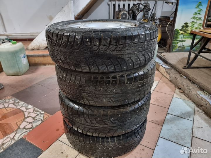 Продам комплект зимних колёс