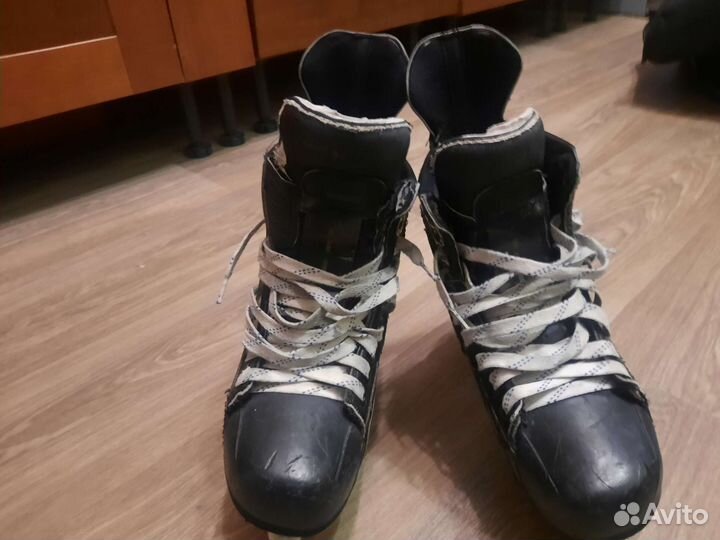 Коньки bauer total one