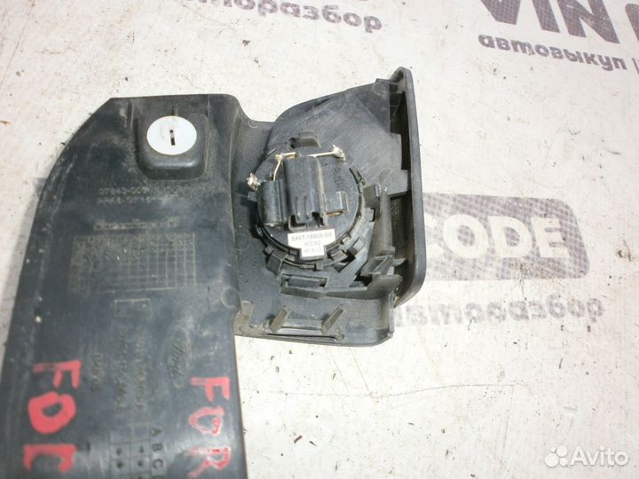 Крышка зеркала внутренняя левая Ford Focus 3