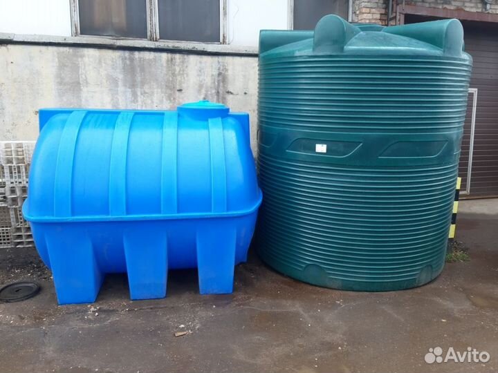 Горизонтальные пластиковые ёмкости баки от 1000л