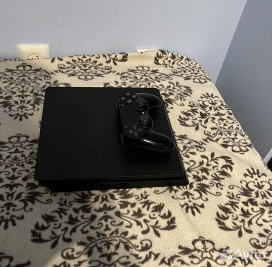 Sony playstation 4 slim