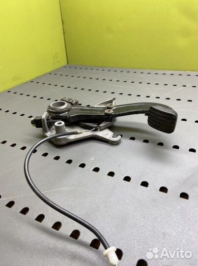 Педаль ручника Mercedes S-Class W140