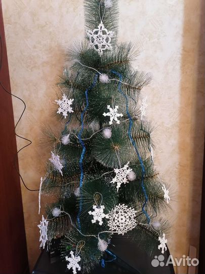 Снежинки вязаные (набор из 5 штук)