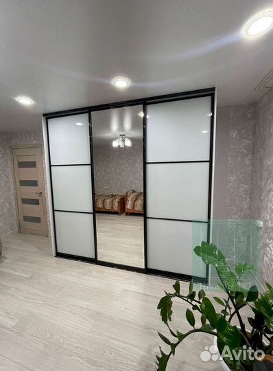 Шкаф распашной