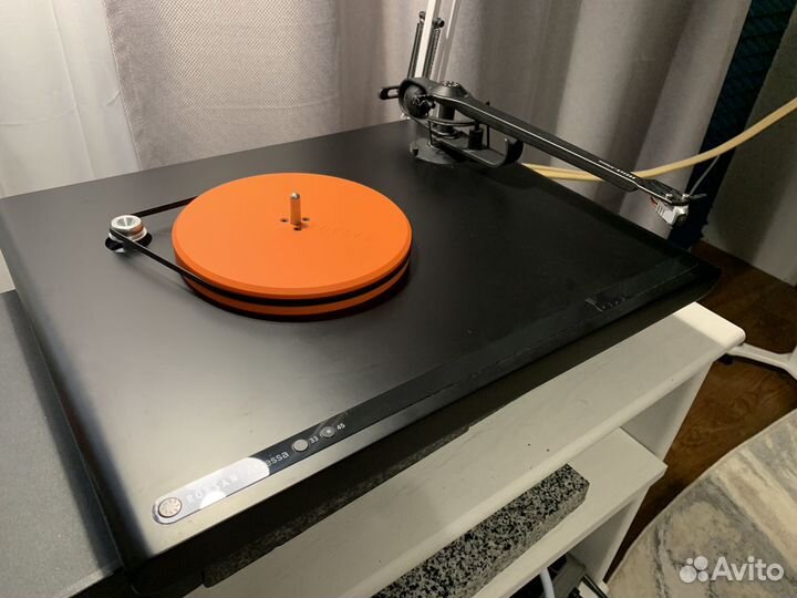 Roksan attessa turntable