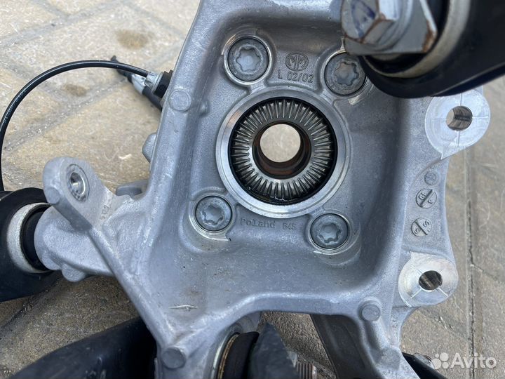 Кулак задний левый на BMW G20