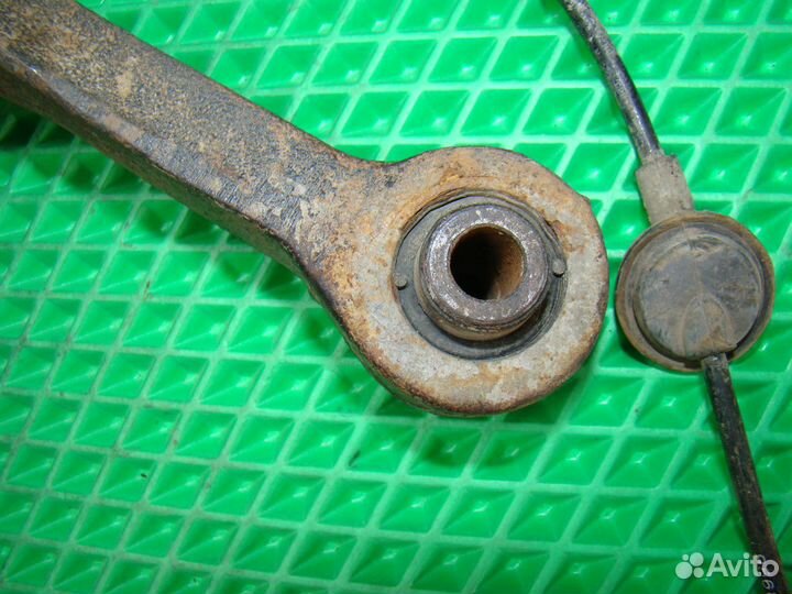 Поворотный кулак задний левый Hyundai Sonata 4 EF