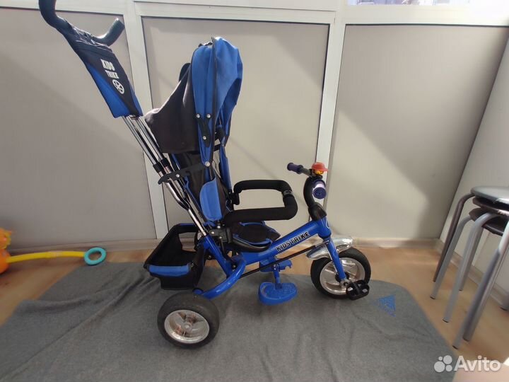 Велосипед детский трёхколёсный с ручкой