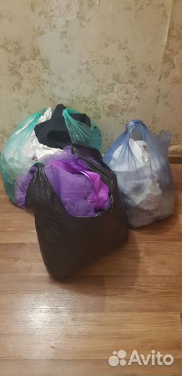 Вещи пакетом на девочку 128см отдам бесплатно