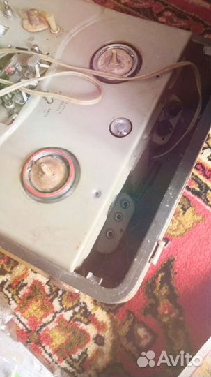 Катушечный магнитофон 