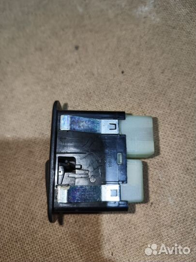 Кнопка стеклоподъемника Jeep Grand Cherokee WK2