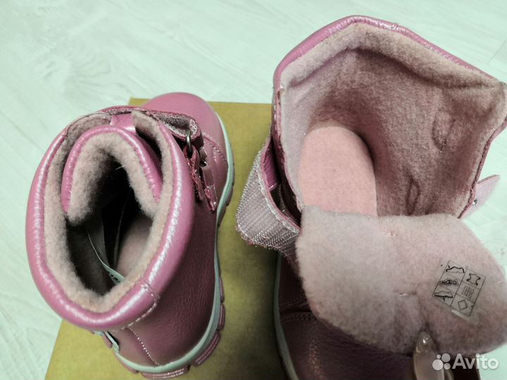 Ботинки для девочки демисезонные новые 23,24,25