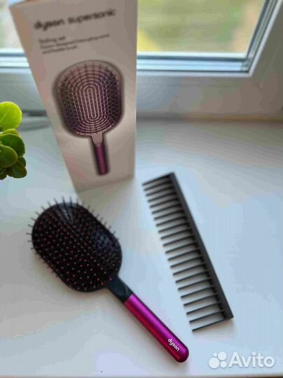 Фен Dyson Supersonic с расческой