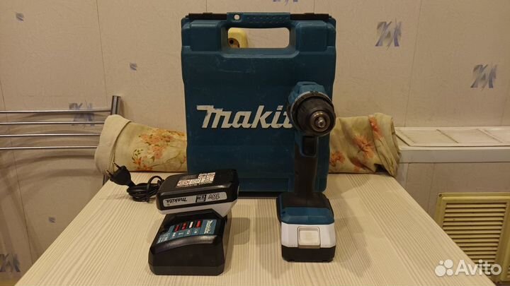 Шуруповерт makita DF488dwae