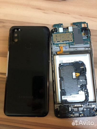 Разбор Samsung M21 (M215F)