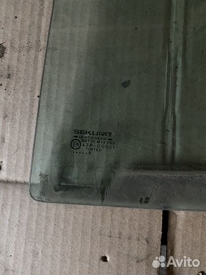 Стекло заднее левое Ford Mondeo универсал 1994г