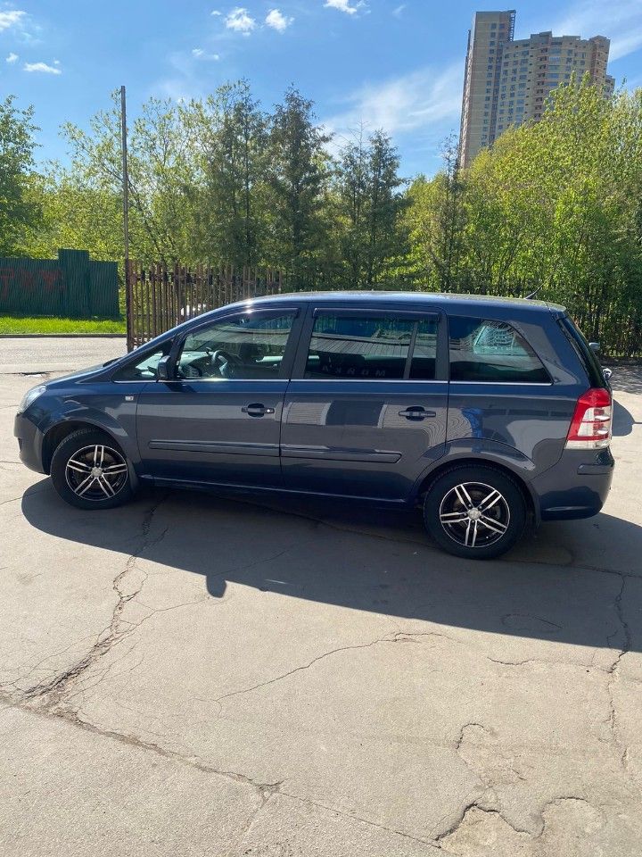 Opel Zafira: фото владельца