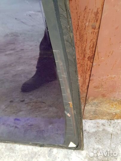 Заднее лобовое стекло Форд Фокус 1