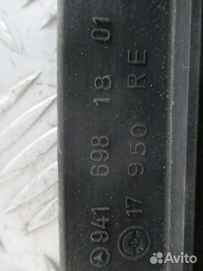 Молдинг водоотводящий правый Mercedes-Benz A941698