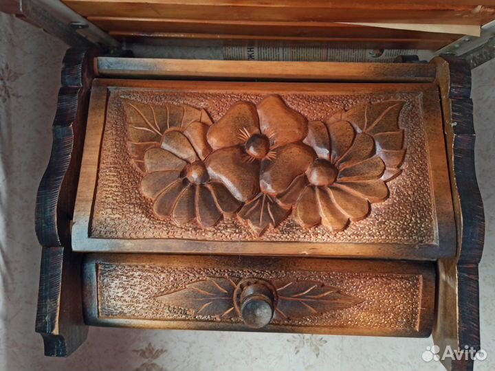 Хлебница деревянная резная