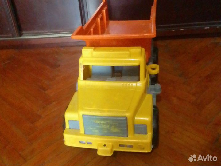 Игрушка грузовик