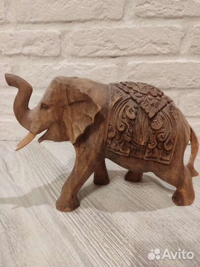 Слон из дерева декор