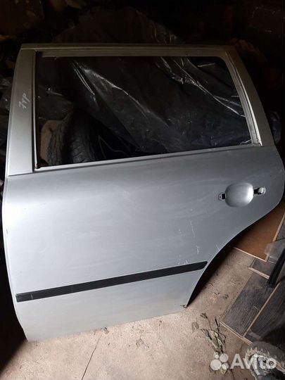 Шкода Октавиа тур универсал дверь задняя левая