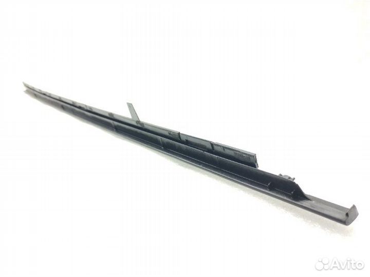 Молдинг двери передний правый Land Rover Discovery