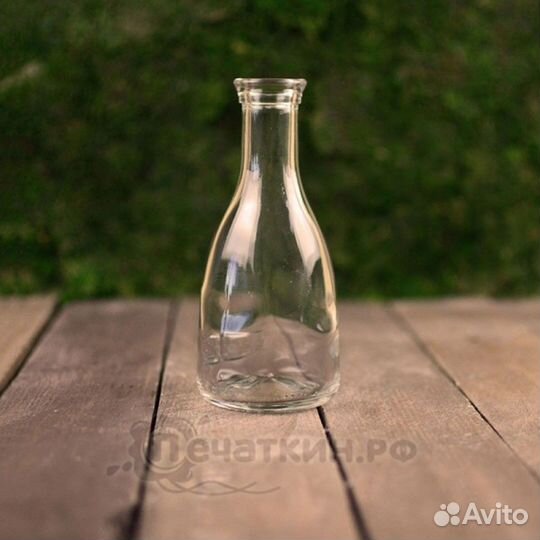 Стеклянные бутылки красивой формы