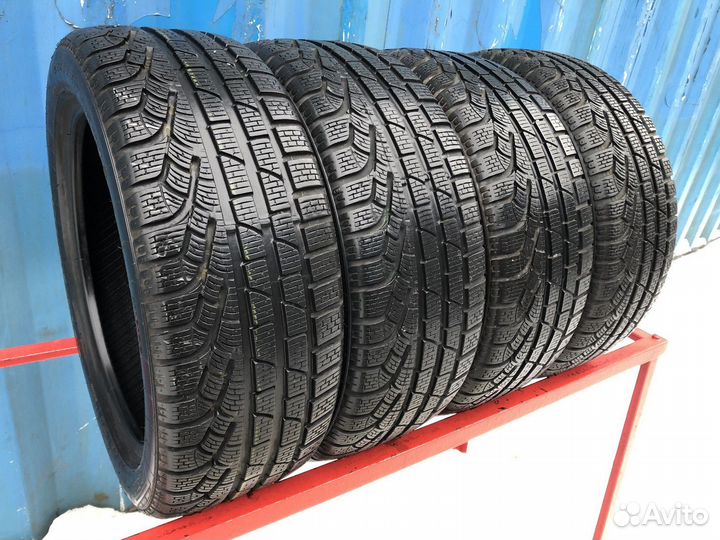 Pirelli Winter Sottozero 210 215/50 R17