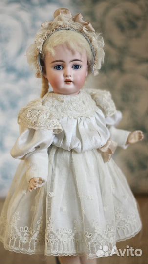 Шелковое платье и шляпка для антикварной куклы