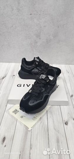 Кроссовки Givenchy