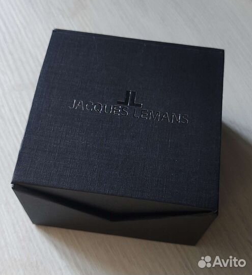 Брендовая коробочка