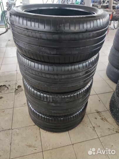 Pirelli P Zero 275/40 R21 и 315/40 R21 111Y